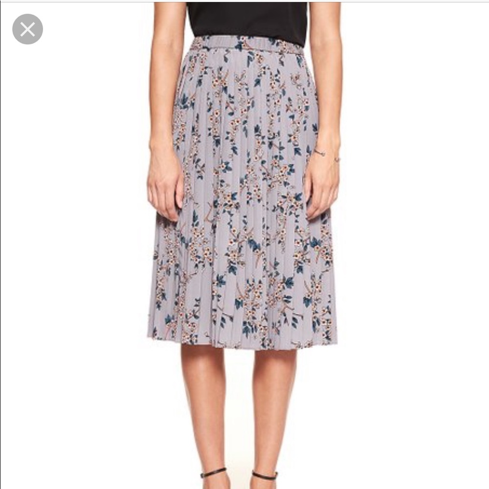 Antique floral midi pleated skirt Banana Republic